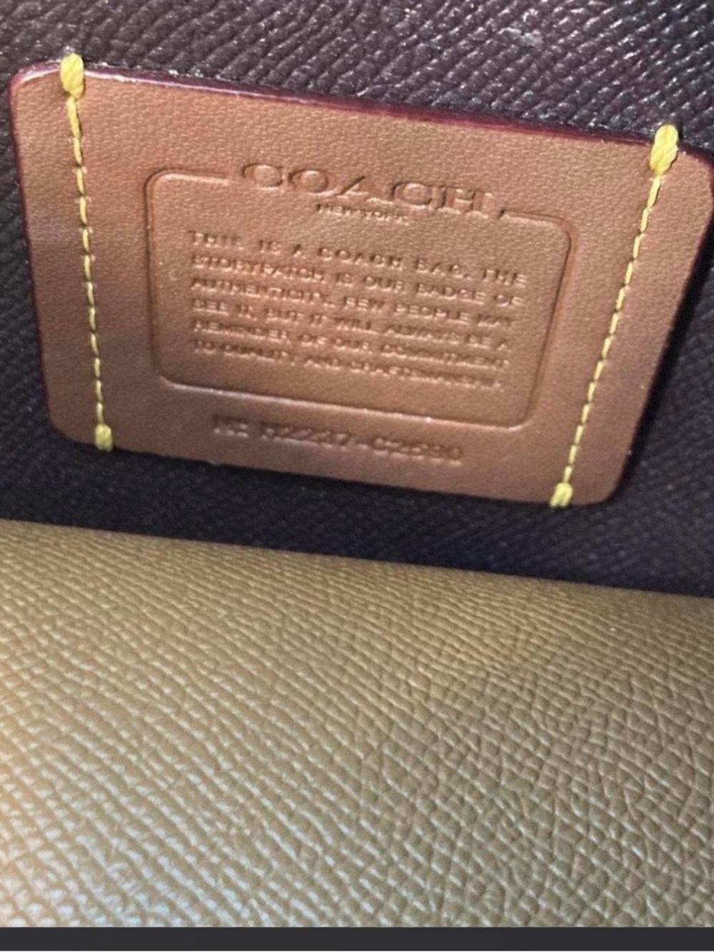 Coach Cream Leather Turnlock Shoulder Bag with Brown Trim - Picture 3 of 4